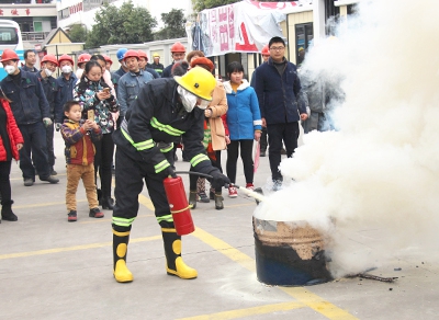 公司圆满完成消防应急避险演练